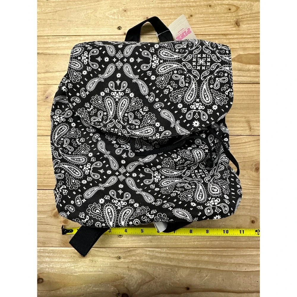 PINK by Victorias Secret nwt exterior
